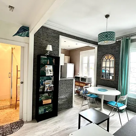 Appartement Joli T2 Situé Dans Le Coeur De *