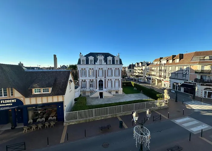 Daire Joli T2 Situe Dans Le Coeur De Cabourg